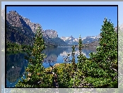 Park Narodowy Glacier, St Mary Lake, Sierra Nevada Mountains, Stany Zjednoczone, Jezioro, Drzewa, Góry, Montana